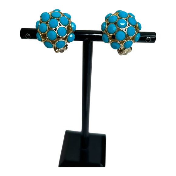 Vintage Light Turquoise Blue Tone Cluster Gold Tone Button Clip On Earrings - Picture 5 of 5